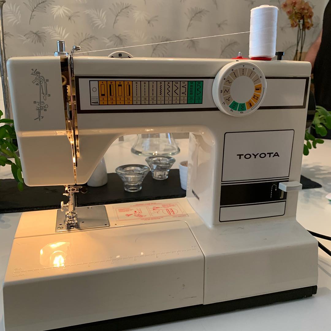 Symaskin av märket Toyota kan det stämma?